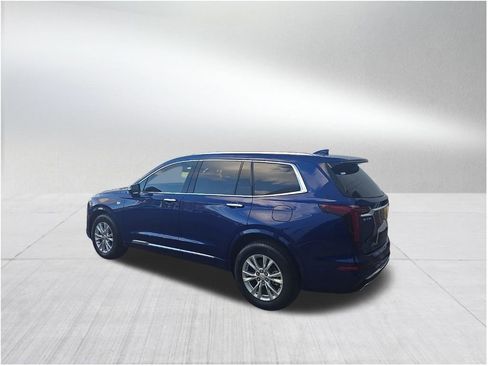 Certified 2023 Cadillac XT6 Luxury image 4