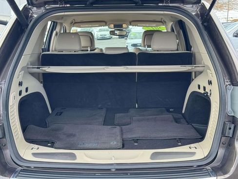 Used 2017 Jeep Grand Cherokee Limited image 13