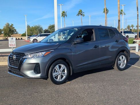 Certified 2025 Nissan Kicks Play S image 2