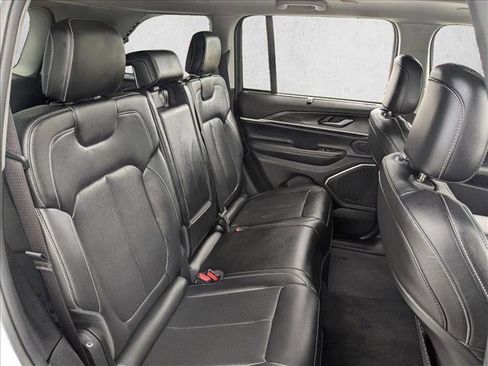Used 2023 Jeep Grand Cherokee 4WD 4xe w/ Luxury Tech Group II image 22