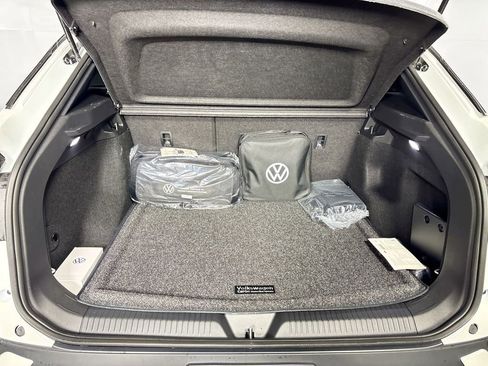 New 2026 Volkswagen ID.4 Pro image 21