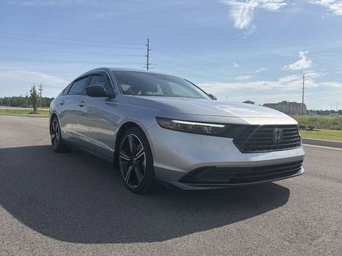 Used 2025 Honda Accord Sport image 7