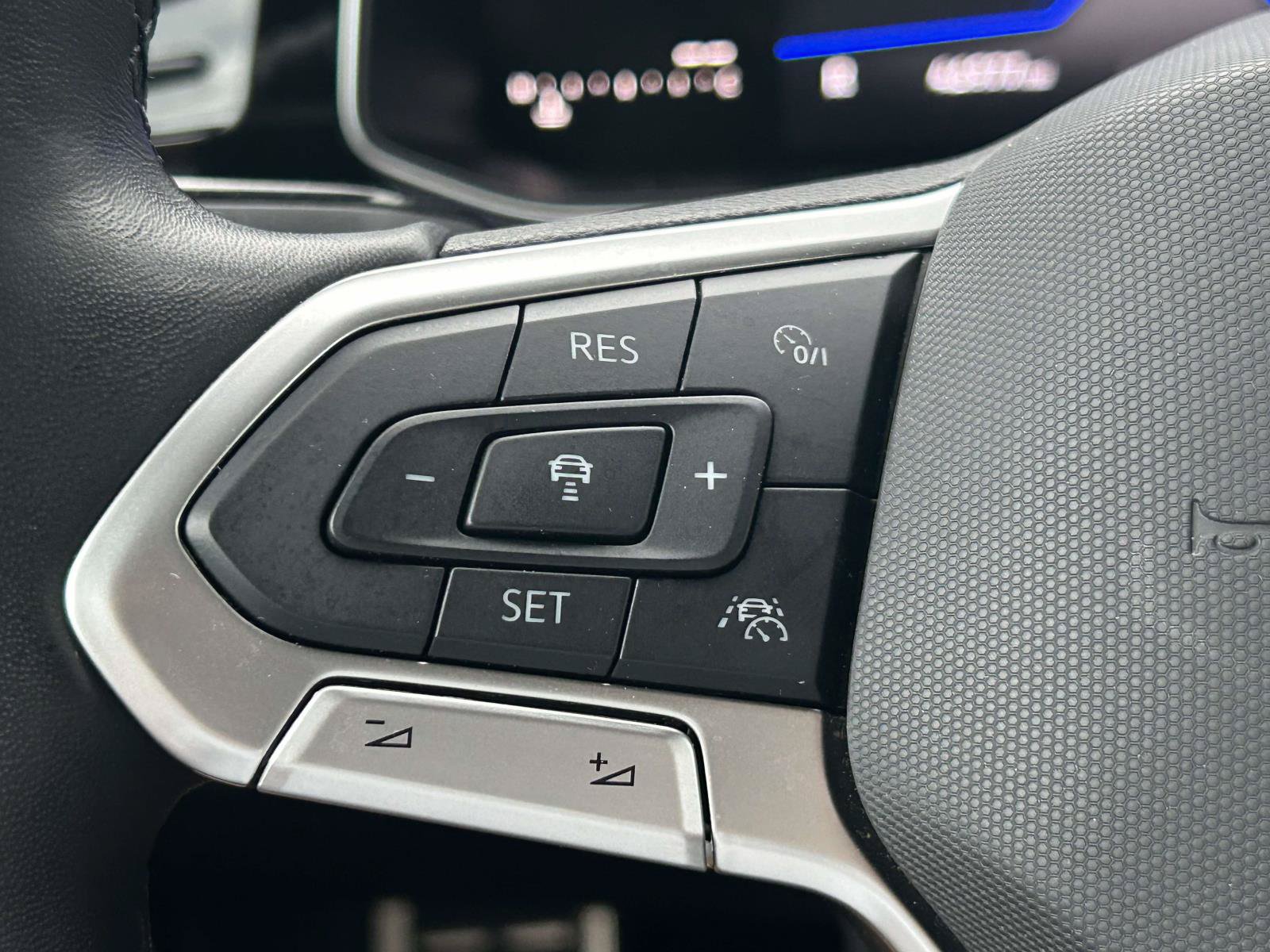Used 2025 Volkswagen Jetta Sport FWD image 21