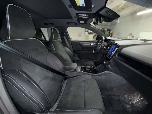 Used 2023 Volvo XC40 Recharge Ultimate w/ Protection Package Premier AWD/4WD image 14