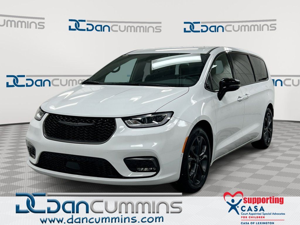 New 2026 Chrysler Pacifica Select FWD image 1