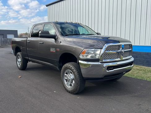 Used 2017 RAM 2500 Tradesman w/ Chrome Appearance Group AWD/4WD image 5