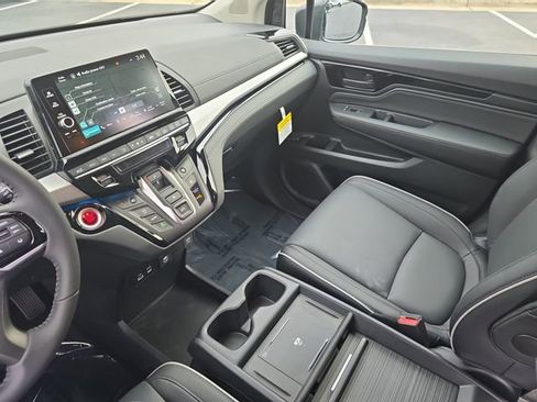 New 2026 Honda Odyssey Touring image 25