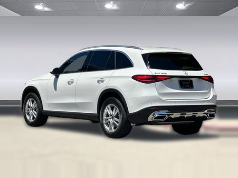 Used 2024 Mercedes-Benz GLC 300 4MATIC image 3