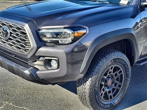Used 2023 Toyota Tacoma TRD Off-Road image 10
