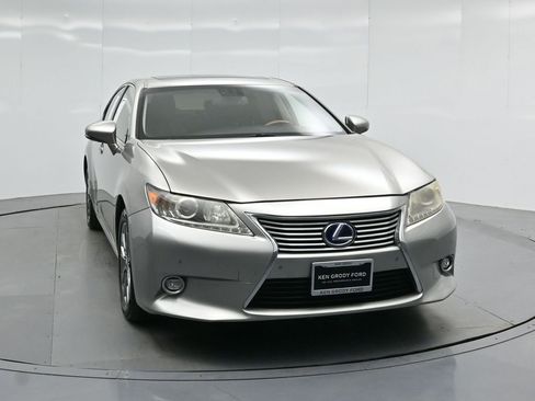 Used 2015 Lexus ES 300h image 54