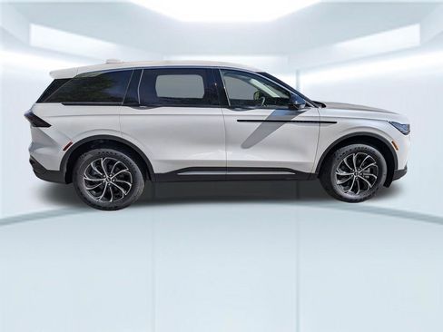 New 2026 Lincoln Nautilus Premier AWD/4WD image 8