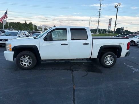 Used 2009 Chevrolet Silverado 1500 LT w/ Power Pack Plus AWD/4WD image 5