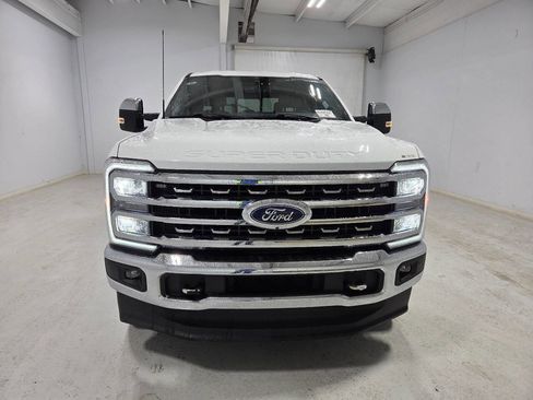 Used 2023 Ford F250 Lariat w/ Chrome Package image 2