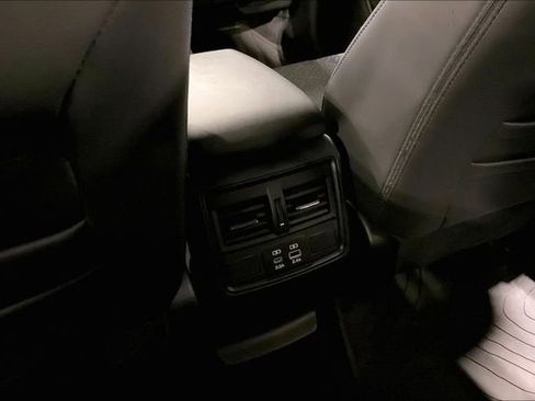 Used 2025 Subaru Forester Premium image 34