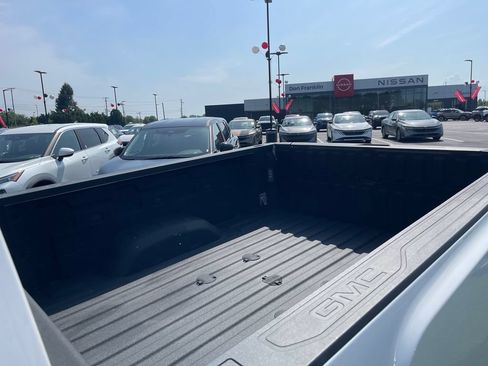 Used 2024 GMC Sierra 2500 Denali Ultimate AWD/4WD image 9