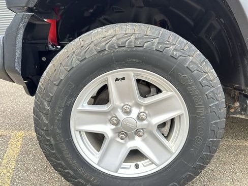 Used 2020 Jeep Gladiator Sport w/ Quick Order Package 24S AWD/4WD image 20