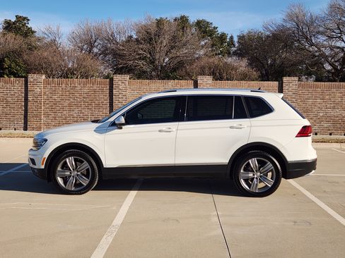 Used 2018 Volkswagen Tiguan SEL Premium image 5