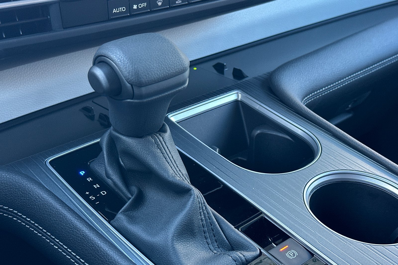 Certified 2026 Toyota Sienna LE FWD image 35