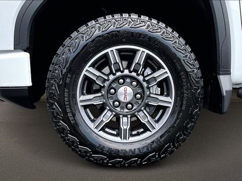 Used 2024 GMC Sierra 1500 AT4 w/ Technology Package image 6