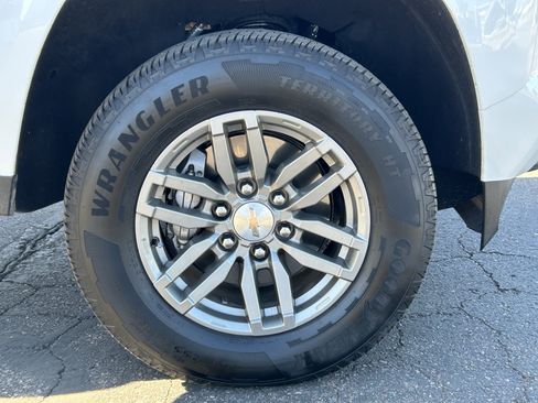 Used 2023 Chevrolet Colorado LT w/ LT Convenience Package II image 9