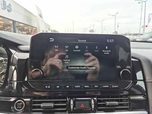 Used 2024 Nissan Pathfinder SL AWD/4WD image 33