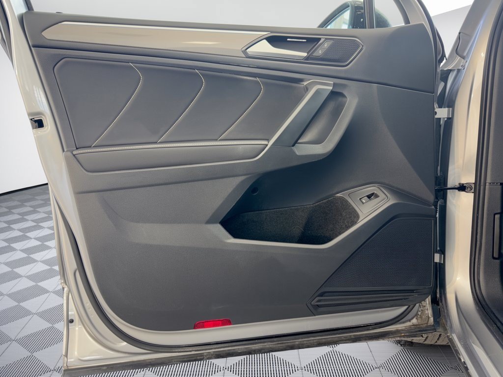 Certified 2024 Volkswagen Tiguan SE R-Line FWD image 14