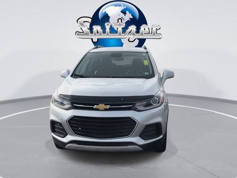 Used 2019 Chevrolet Trax LT w/ LT Convenience Package image 3