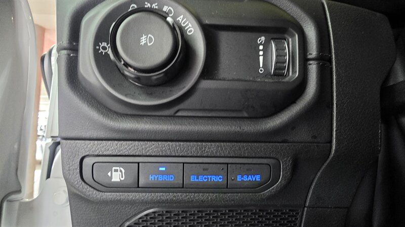 Used 2024 Jeep Wrangler Unlimited Rubicon 4xe AWD/4WD image 21