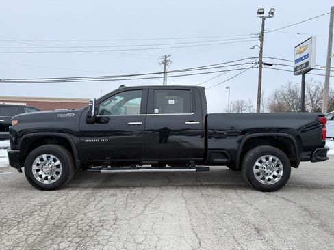 Used 2020 Chevrolet Silverado 3500 High Country w/ Z71 Off-Road Package image 4