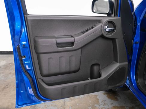 Used 2015 Nissan Xterra PRO-4X w/ Pro-4x Leather Package AWD/4WD image 38
