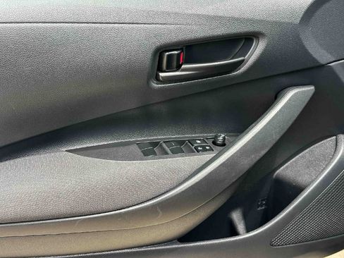 Used 2025 Toyota Corolla LE FWD image 16