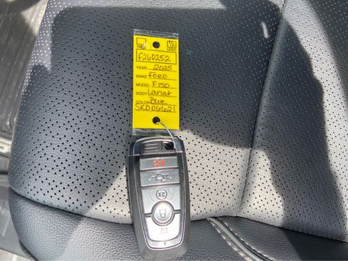 Used 2025 Ford F150 Lariat AWD/4WD image 42
