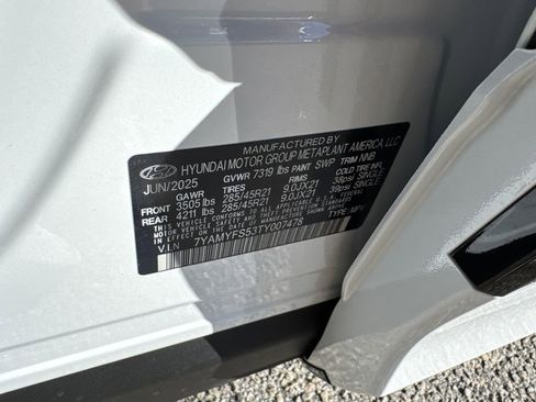 New 2026 Hyundai Ioniq 9 Calligraphy image 23