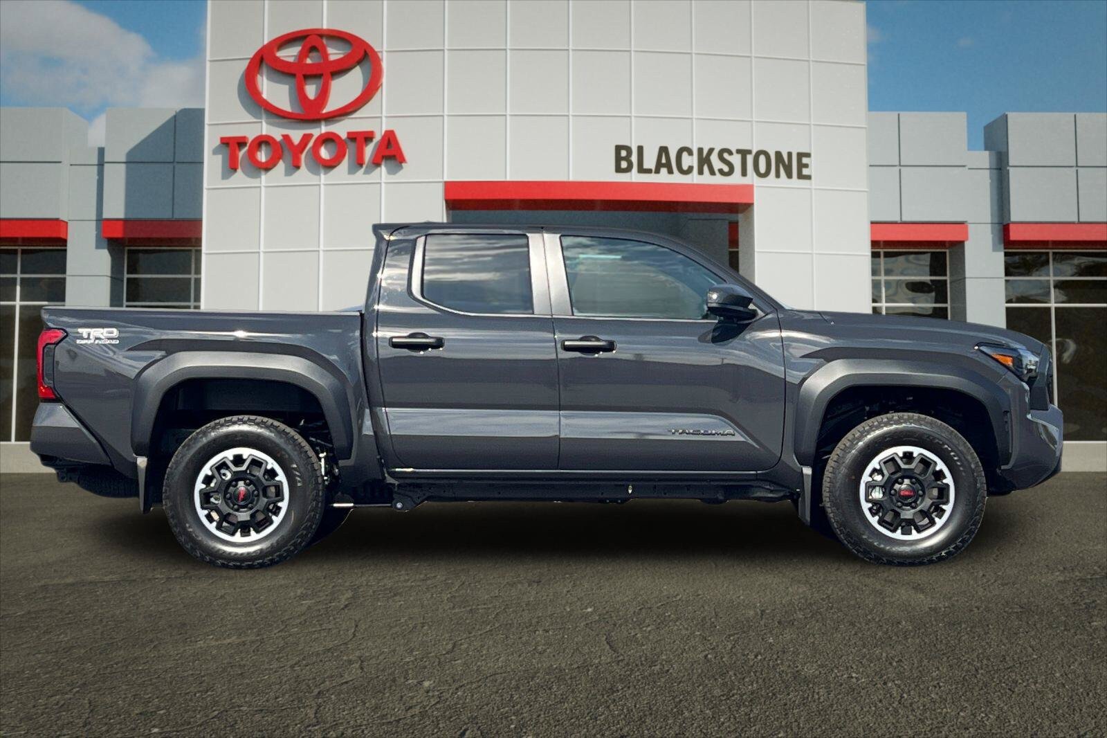 Used 2026 Toyota Tacoma TRD Off-Road AWD/4WD image 2