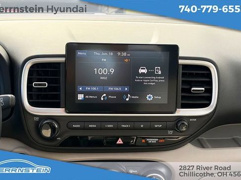 Used 2024 Hyundai Venue SEL FWD image 9