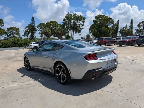 Used 2025 Ford Mustang Premium RWD image 6