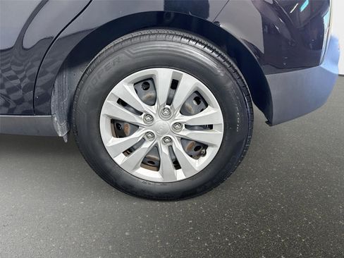 Certified 2022 Kia Soul LX FWD image 28