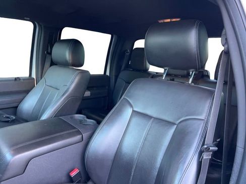 Used 2016 Ford F250 Lariat w/ Lariat Interior Package image 12