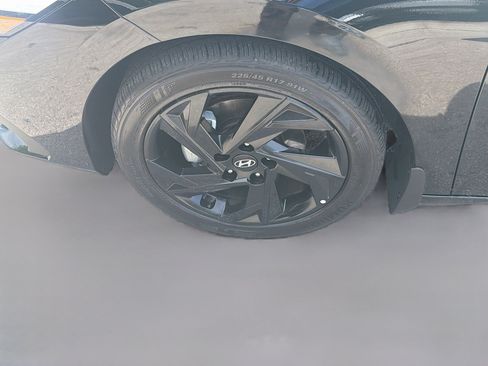 Certified 2026 Hyundai Elantra Sport FWD image 33