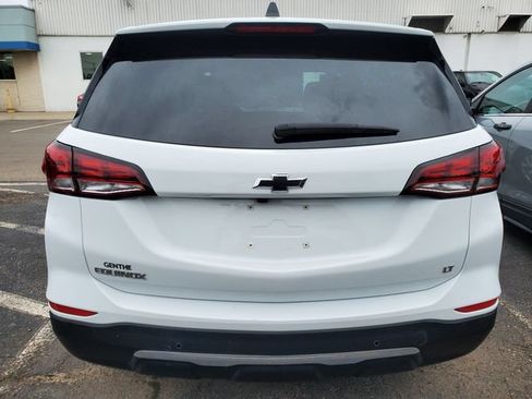Certified 2024 Chevrolet Equinox LT w/ LPO, Floor Liner Package FWD image 6