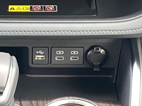 Certified 2026 Toyota Highlander Platinum AWD/4WD image 32