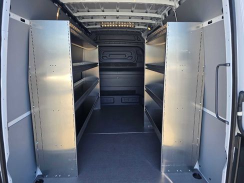 Used 2025 Mercedes-Benz Sprinter 2500 image 18