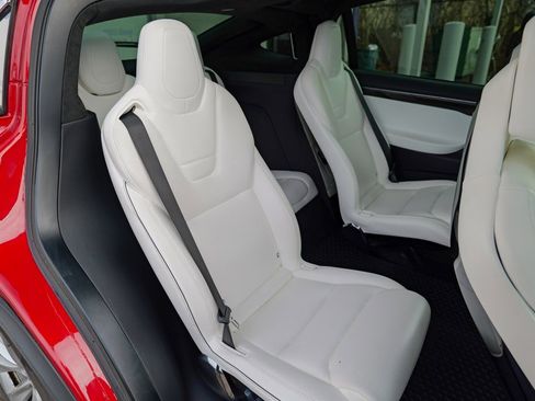 Used 2016 Tesla Model X 90D image 33