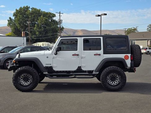 Used 2018 Jeep Wrangler Unlimited Sport S image 2