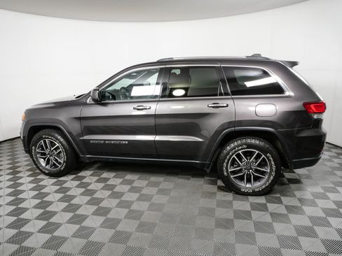 Used 2020 Jeep Grand Cherokee Laredo w/ Laredo X Package RWD image 29