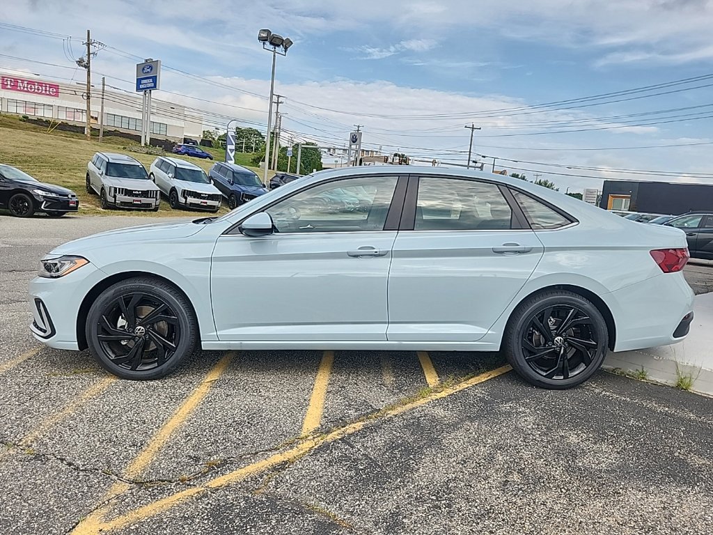 New 2026 Volkswagen Jetta SE FWD image 4