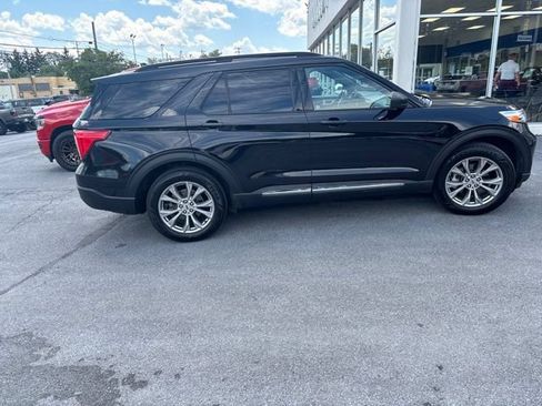 Used 2020 Ford Explorer XLT w/ Equipment Group 202A AWD/4WD image 1