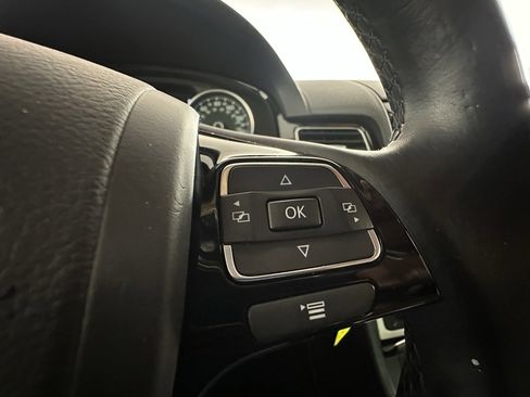 Used 2017 Volkswagen Touareg Wolfsburg Edition image 31