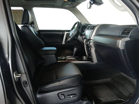 Used 2022 Toyota 4Runner SR5 Premium w/ Moonroof Package AWD/4WD image 25