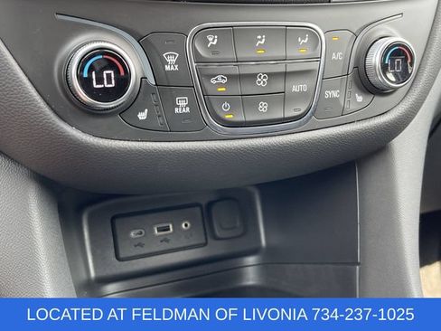Used 2021 Chevrolet Equinox LT FWD image 17